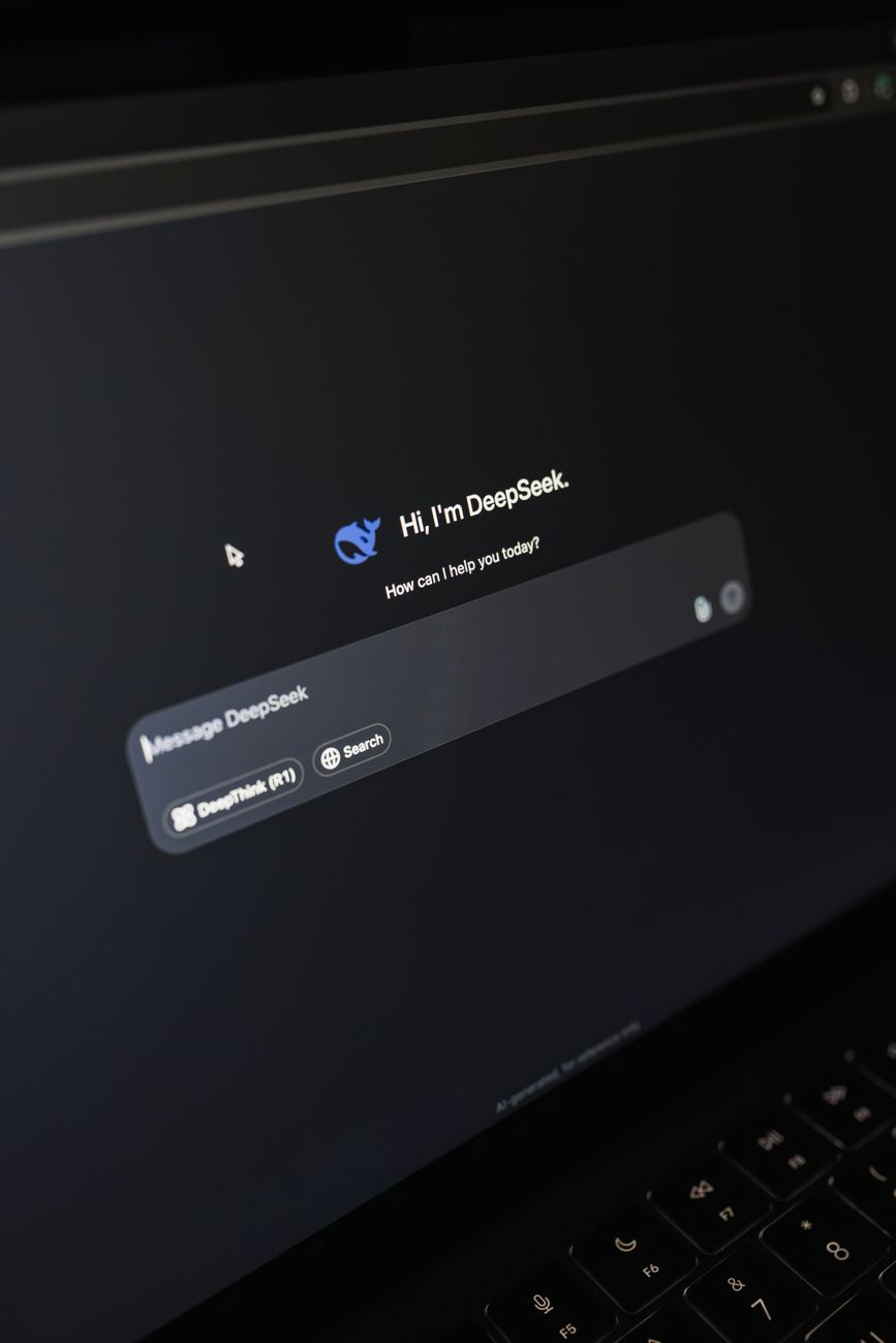 A set of 5 tips for effective AI assistant content for better interaction