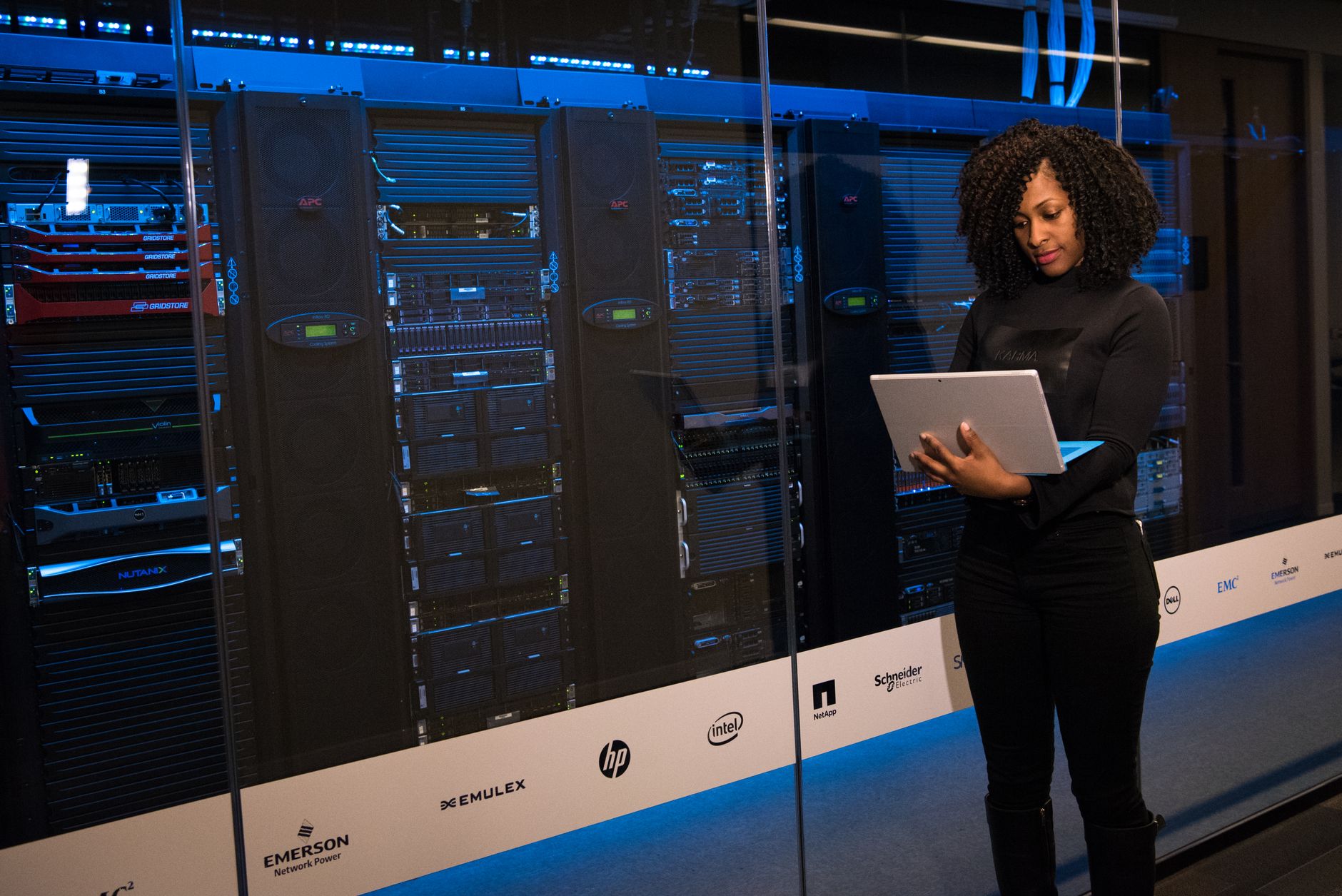 How to choose the right VPS hosting package: 6 important factors